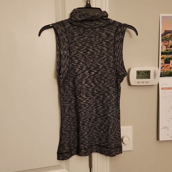 Postmark by Anthropologie Gray Sleeveless Cowlneck Shirt Top Size M - Picture 4 of 5